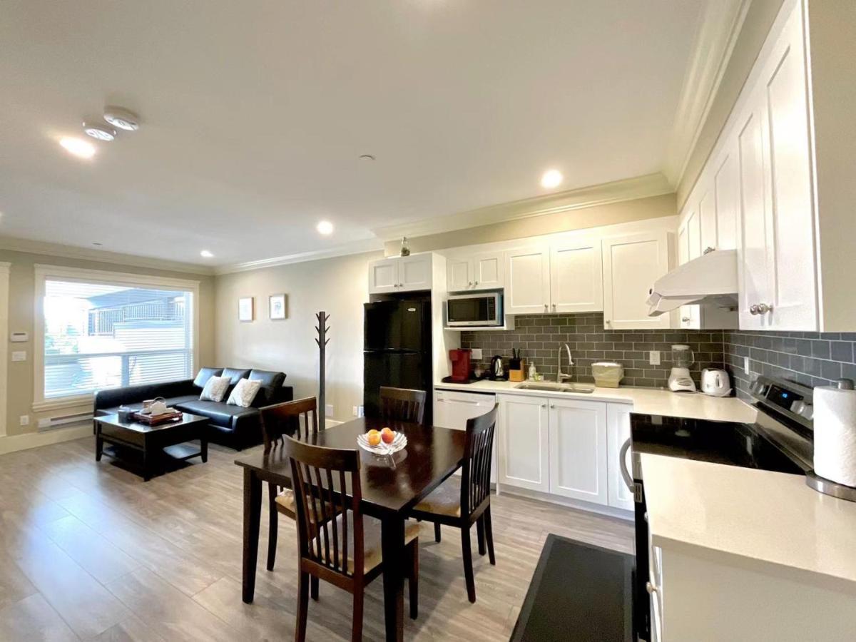 New Two-Bedroom Legal Suite With Parking White Rock Exterior photo
